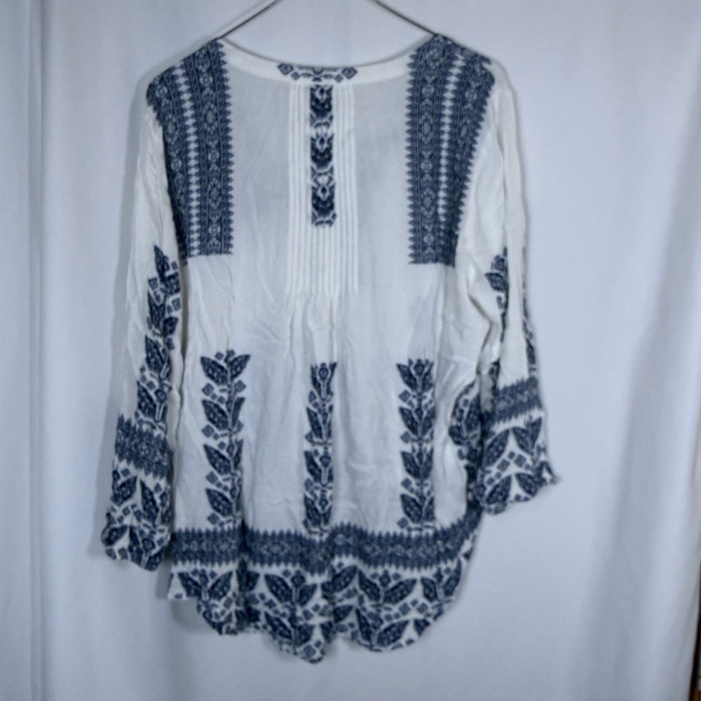 Daniel Rainn Navy and White Blouse - Picture 3 of 4